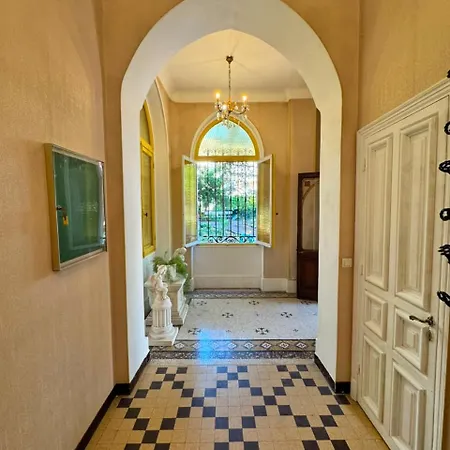 Szálloda Chateau Sur